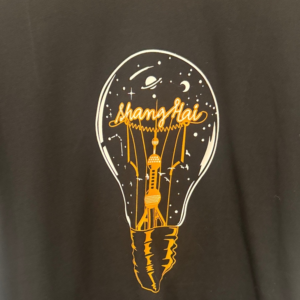 Black T-Shirt with Shanghai graphic - Picture 2 of 4